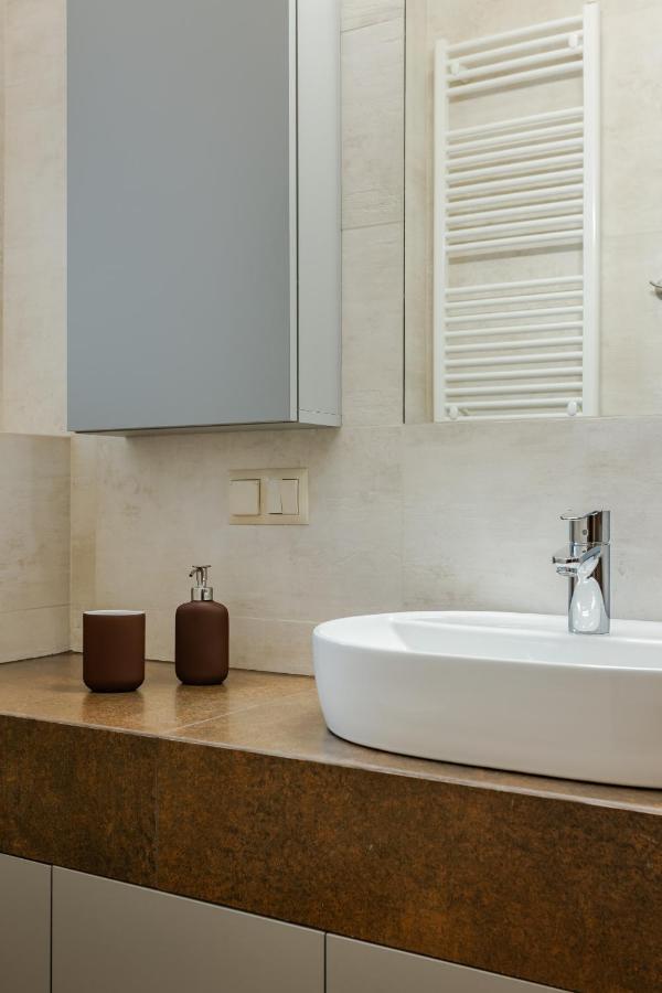 Two Bedroom Very Berry Apartment In Poznan With Desk By Noclegi Renters Exterior foto