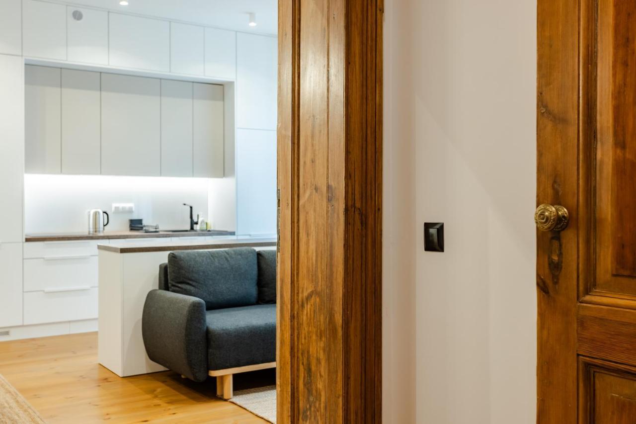 Two Bedroom Very Berry Apartment In Poznan With Desk By Noclegi Renters Exterior foto