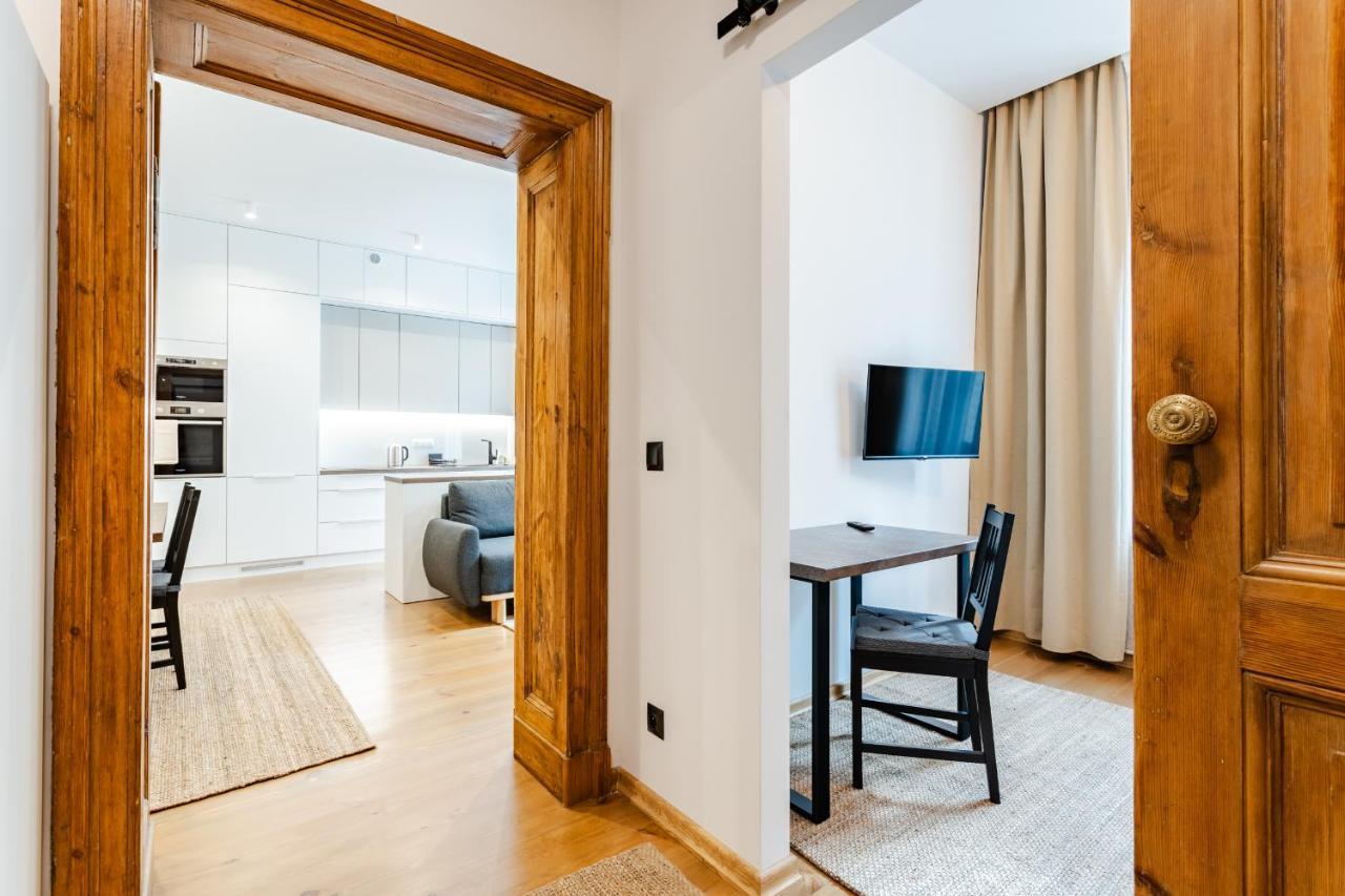 Two Bedroom Very Berry Apartment In Poznan With Desk By Noclegi Renters Exterior foto